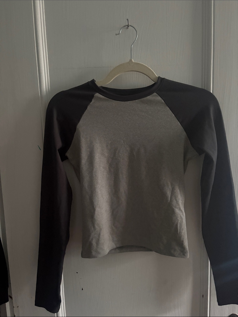 Hollister Gray & Black Raglan Crop Top